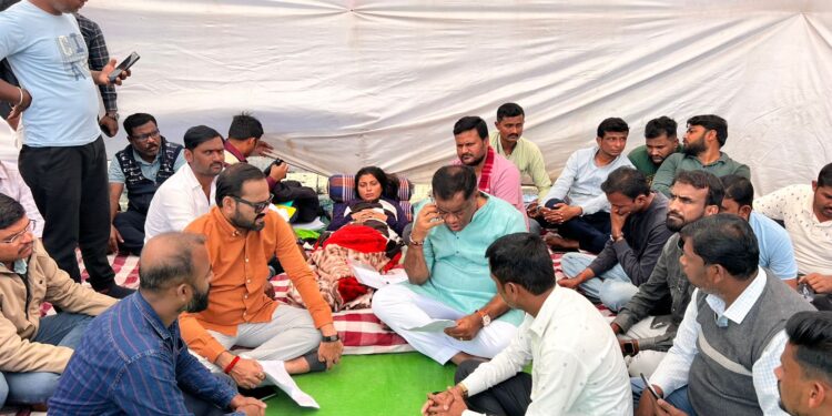 आ. किरण सामंत यांनी दिल्या प्रश्न निकाली काढण्याच्या सूचना