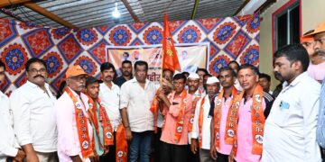 आ. किरण सामंत यांच्या उपस्थितीत शीळ ग्रामस्थांचा शिवसेनेत प्रवेश